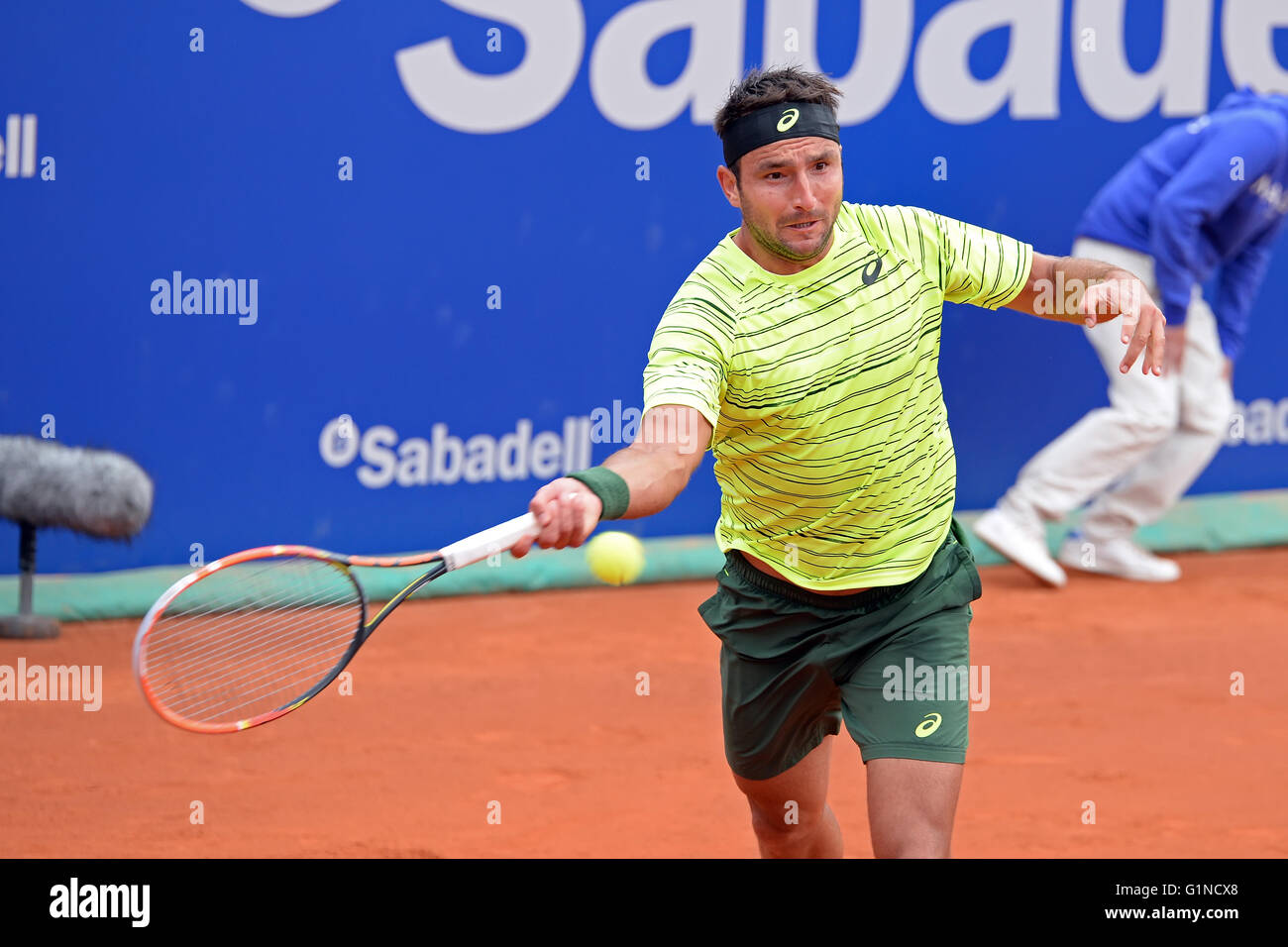 Barcelone - 20 avr : Marinko Bey (joueur de tennis) joue à l'ATP Barcelone ouvert. Banque D'Images