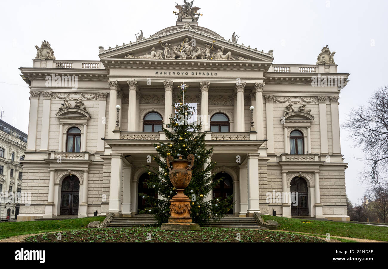 Théâtre Mahen de Brno pendant le jour avant Noël, vue avant Banque D'Images
