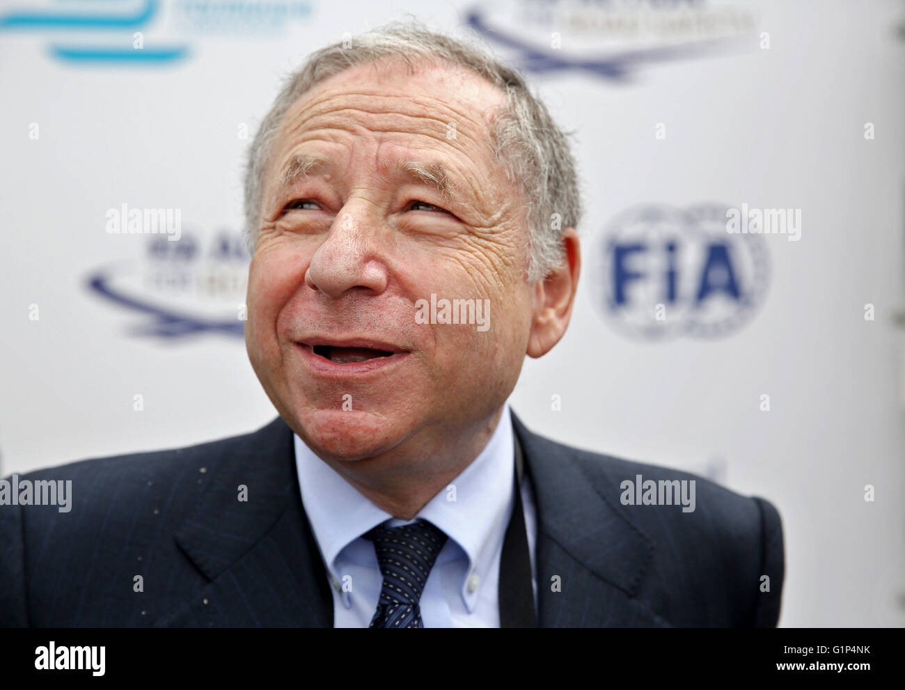 Leipzig, Allemagne. 18 mai, 2016. Jean Todt, président de la Fédération Internationale Automobile (FIA), vu à l'occasion du sommet mondial des ministres des transports à Leipzig, Allemagne, 18 mai 2016. Quelque 1 000 participants de 60 pays sont attendus pour le sommet de trois jours organisé par le Forum International des Transports de l'Organisation de coopération et de développement économiques (OCDE). Photo : JAN WOITAS/dpa/Alamy Live News Banque D'Images