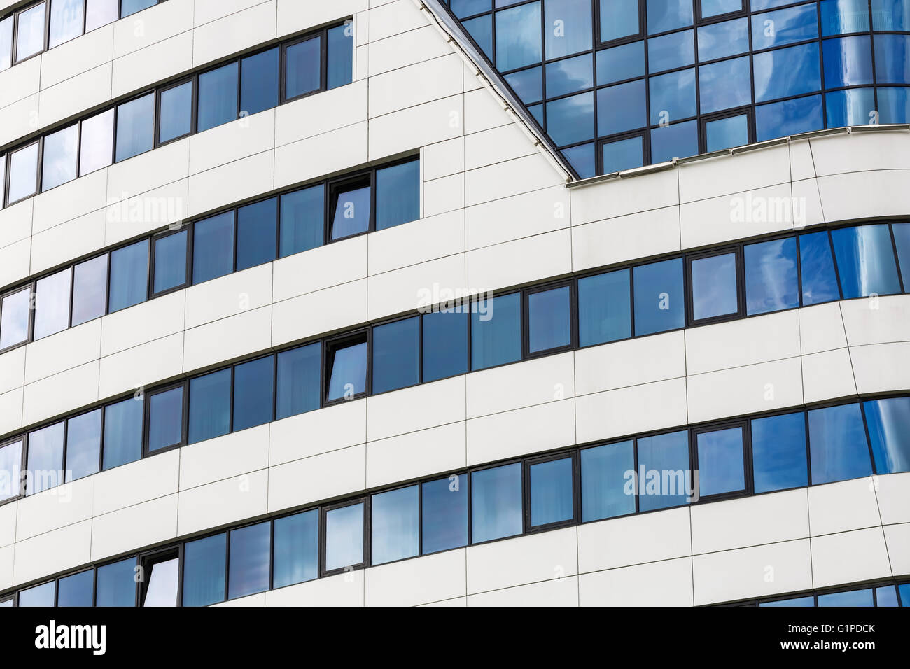 Résumé L'architecture moderne. Bâtiment moderne de verre et d'acier. Banque D'Images