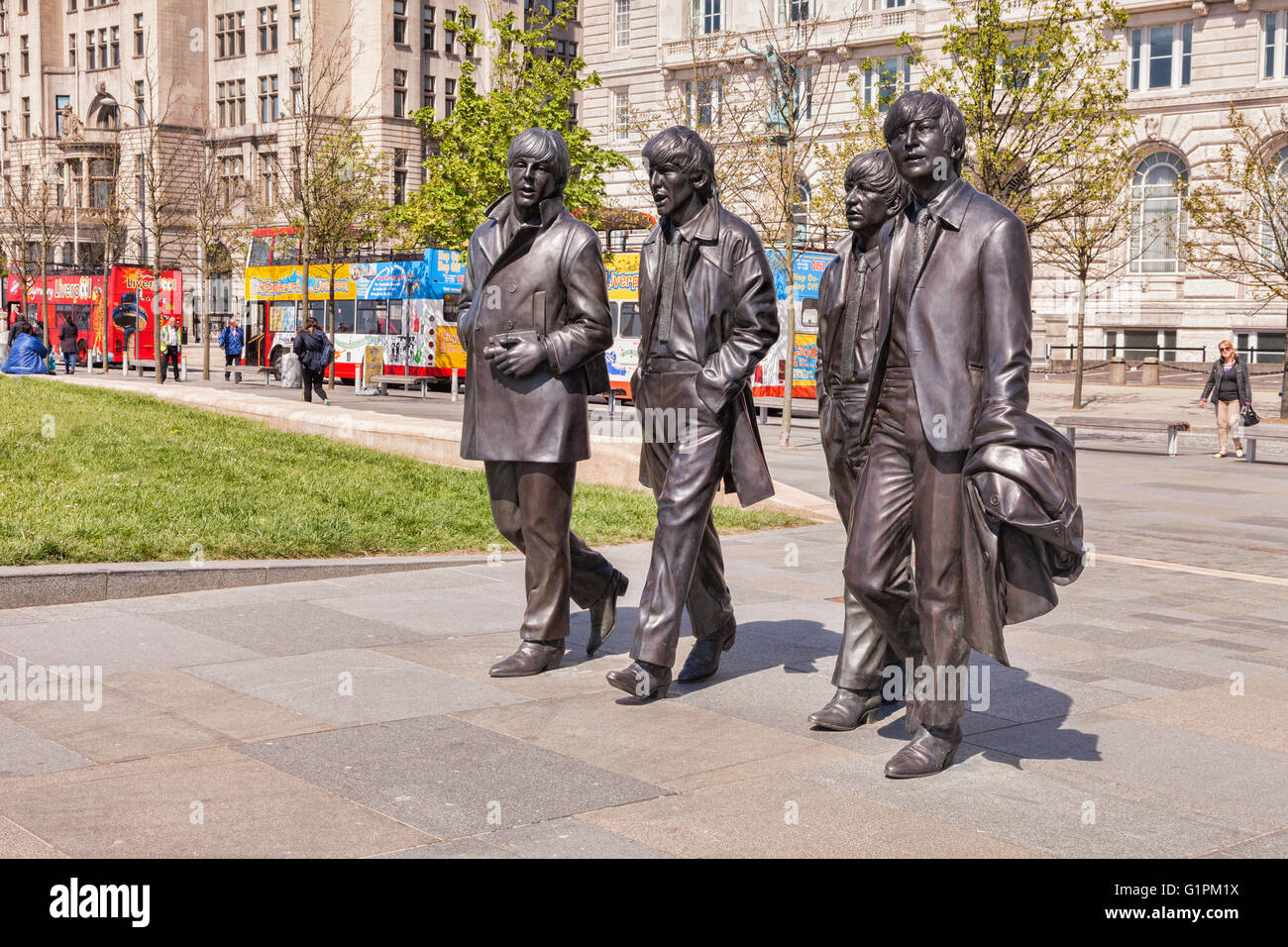 Des statues, des Beatles par le sculpteur Andrew Edwards, sur le front de mer de Liverpool, England, UK Banque D'Images