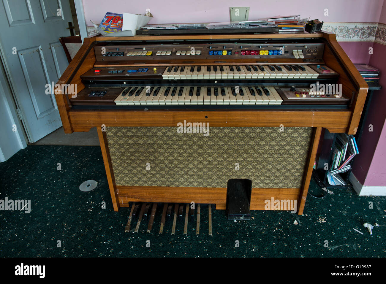 L'orgue électrique à Linford Park maison de soins infirmiers, Hampshire, Royaume-Uni Banque D'Images