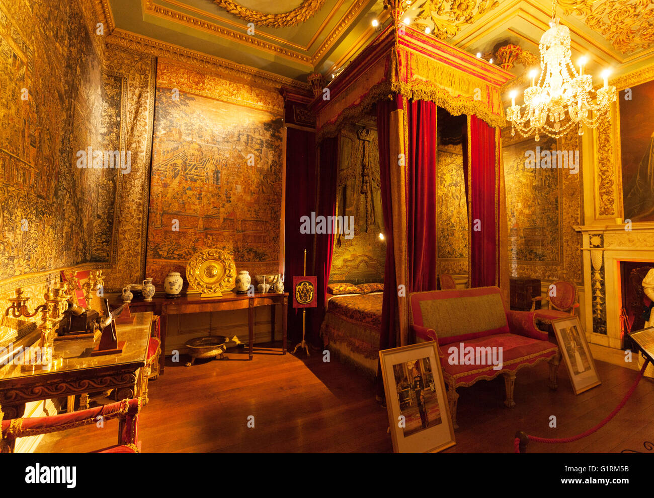 La Reine Anne de mort, dans laquelle la reine Anne meurt en 1714, le château de Warwick, Warwickshire, Angleterre Royaume-uni intérieur Banque D'Images