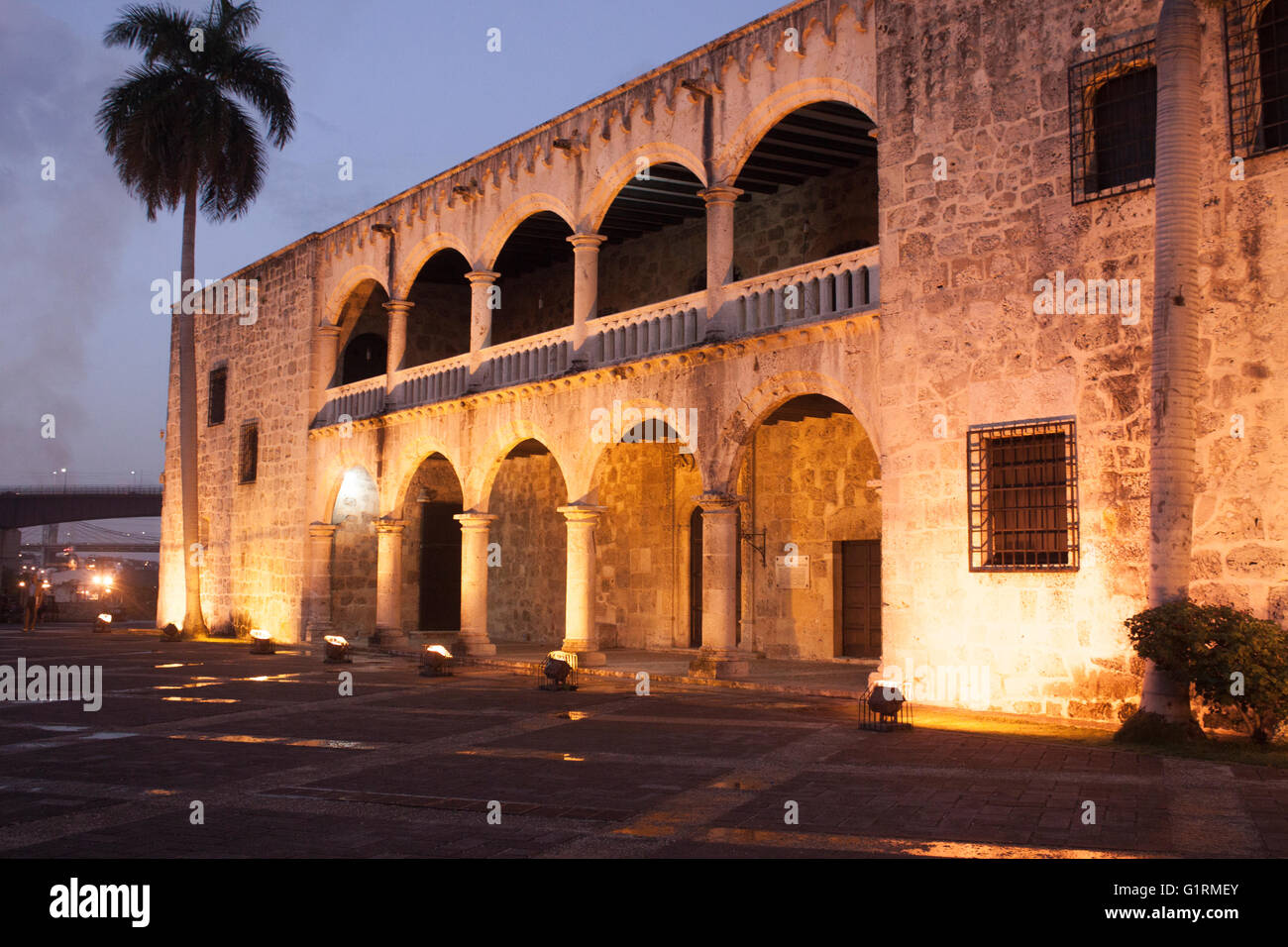 Phares sur lors d'une nuit à l'Alcazar de Colon, dans la Zona Colonial, Santo Domingo, République dominicains Banque D'Images