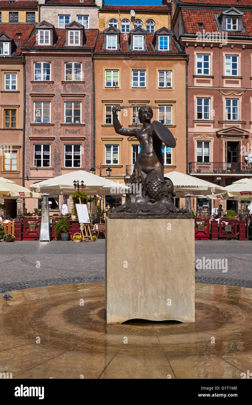 La sirène fontaine au centre de la Place du marché de la vieille ville de Varsovie, Pologne Banque D'Images