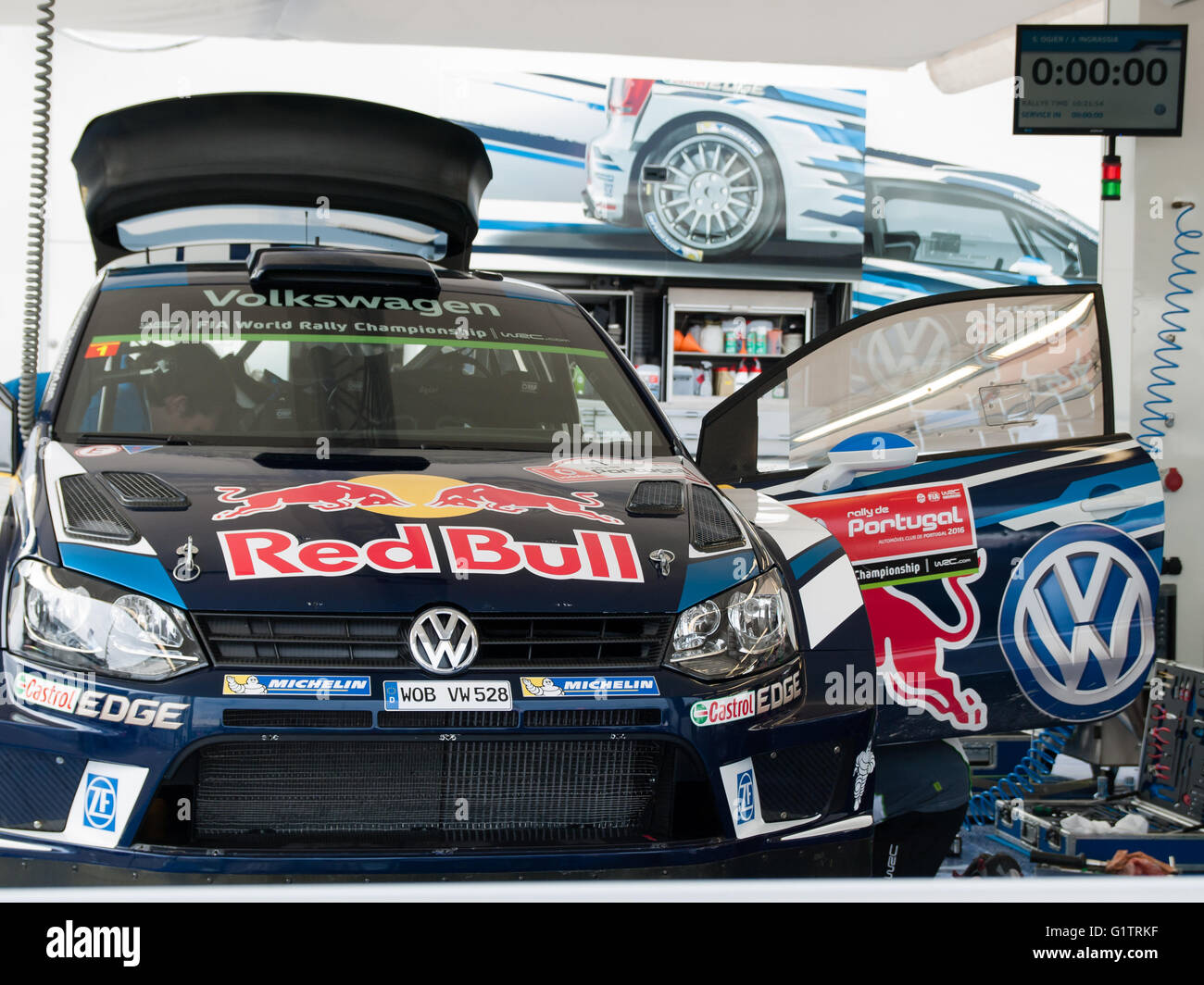 Porto, Portugal. 19 mai 2016. Groupe de travail sur l'équipe Volskwagen Motorsport Volkswagen Polo R WRC WRC Après Vodafone Rally de Portugal 2016 Shakedown à Baltar et avant le 1er niveau Crédit : Daniel Amado/Alamy Live News Banque D'Images