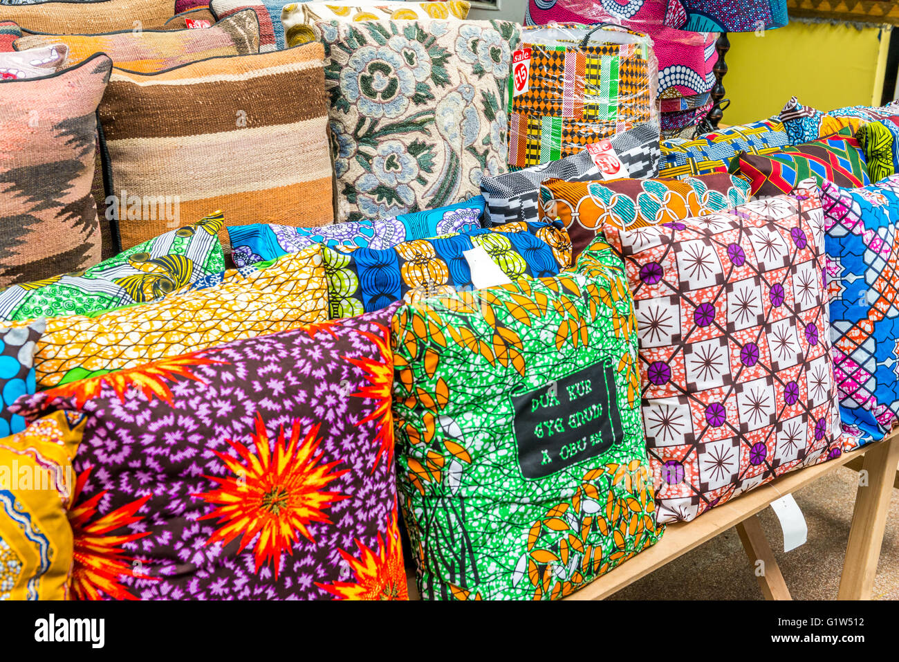 Londres, Royaume-Uni - 14 mai 2016 : Brixton Brixton Road Station Village et marché. Colorée et multiculturelle mar Banque D'Images