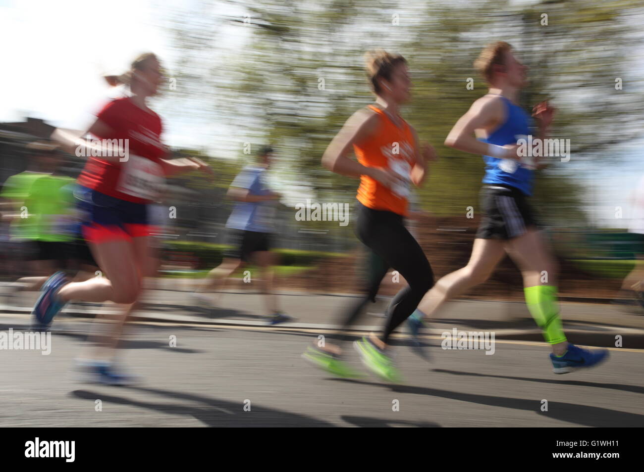 Mai 2016 London Uk personnes tournant à courir le demi-marathon d'Hackney Banque D'Images