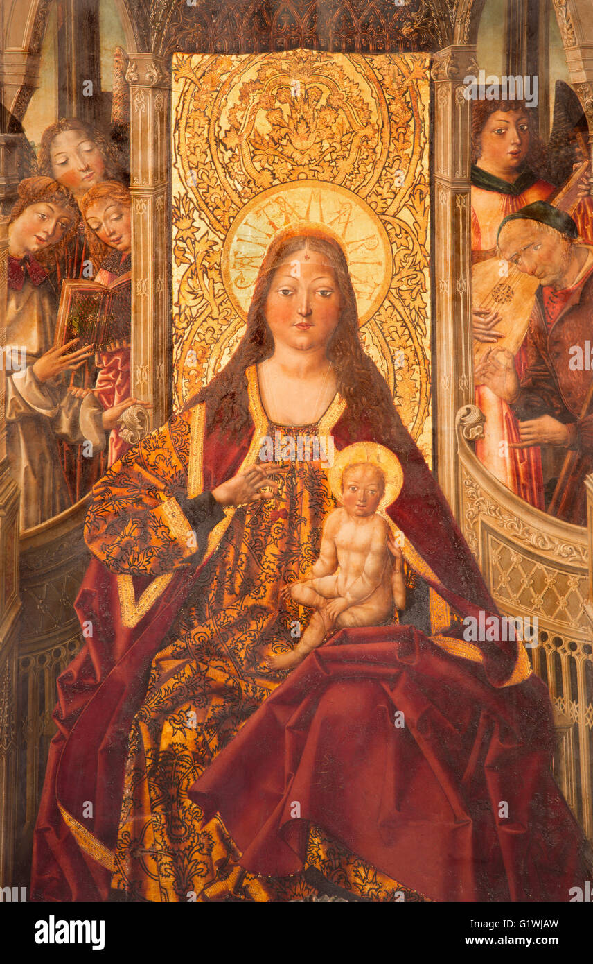 AVILA, ESPAGNE, avril - 18, 2016 : La Vierge sur le trône par Garcia del Barco (1496) dans la région de Catedral de Cristo Salvador Banque D'Images