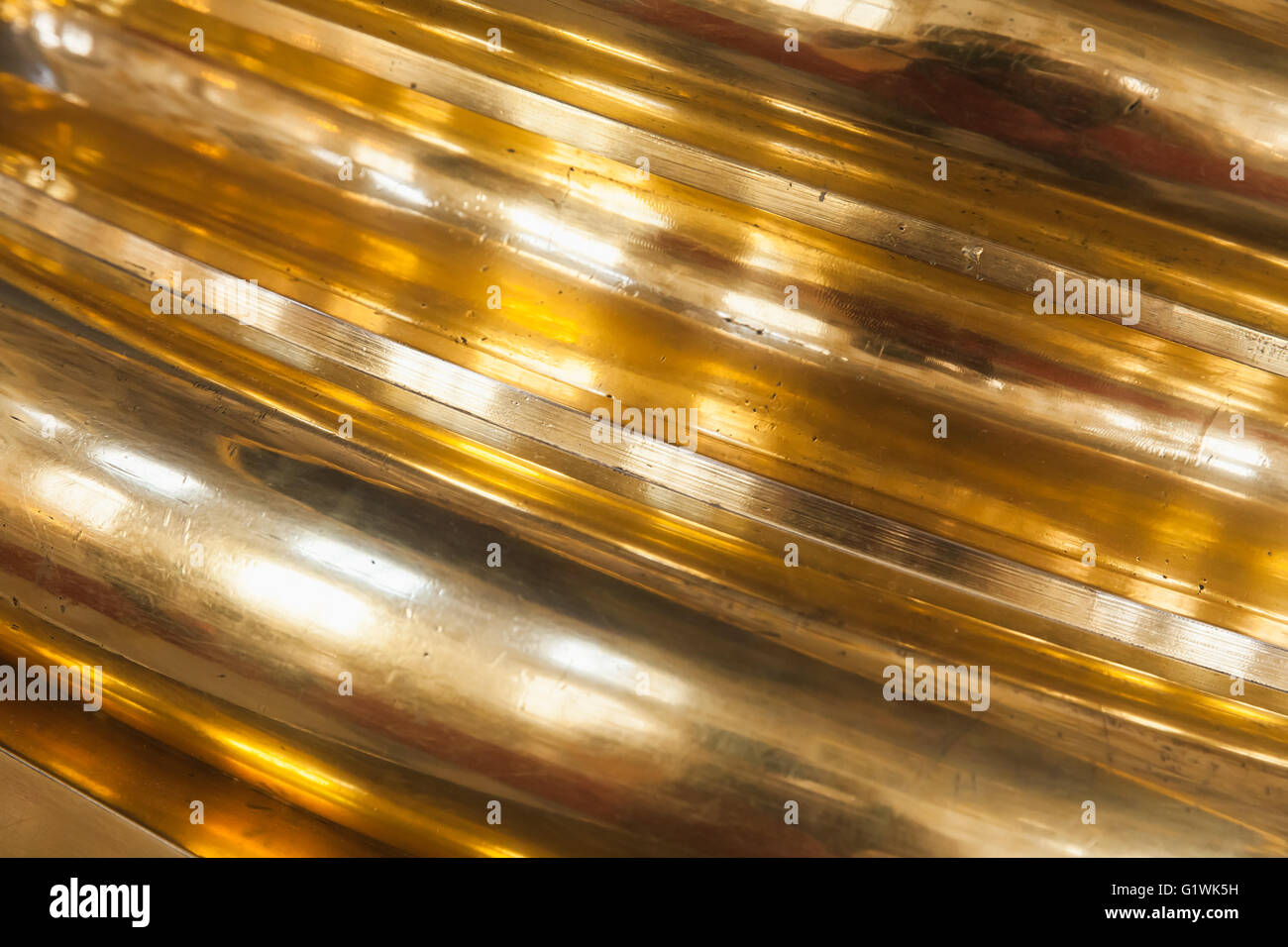 Base de la colonne d'or, photo gros plan. Détails de l'architecture baroque Banque D'Images