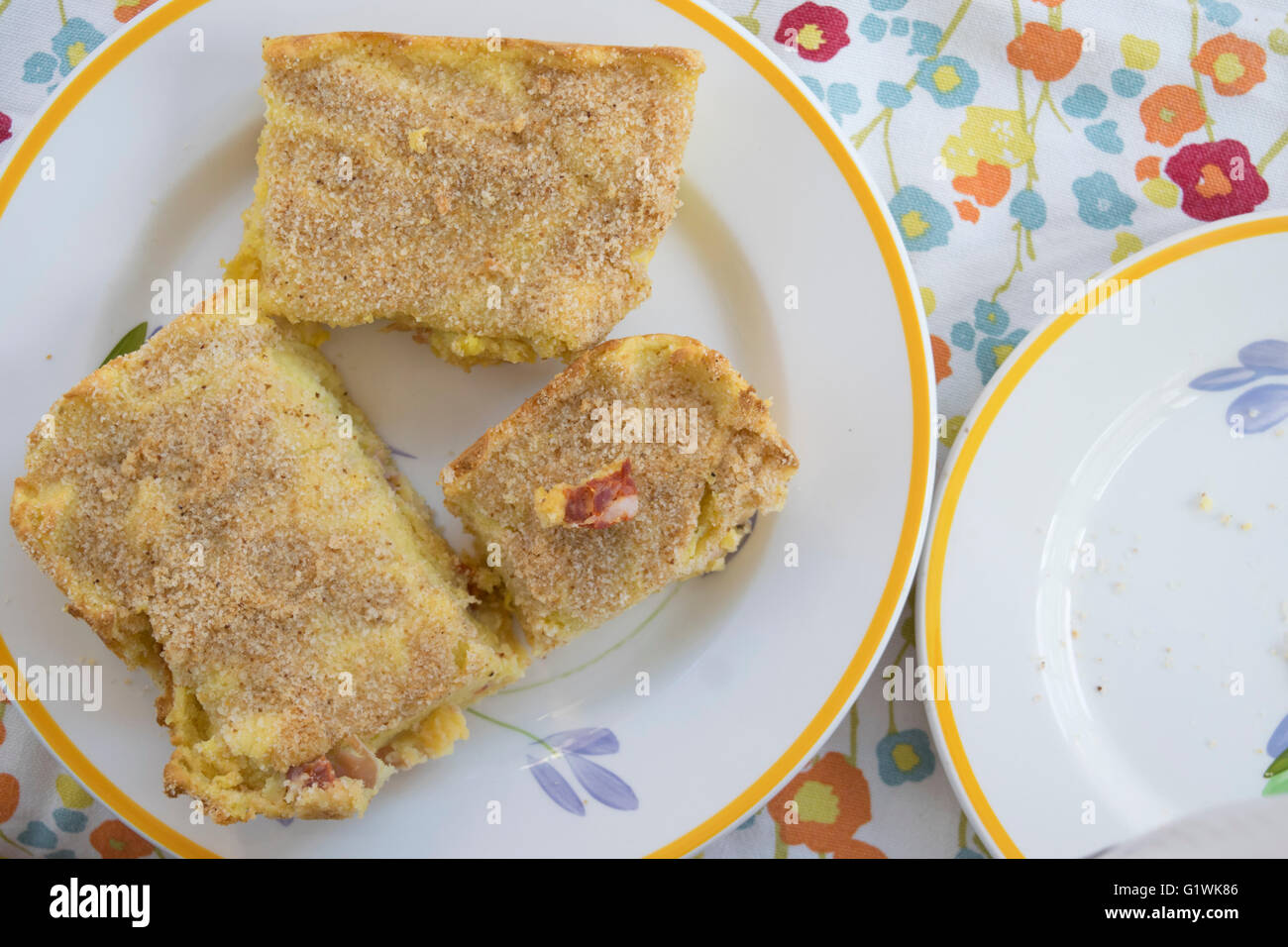 Timbale de pommes de terre au jambon cru Banque D'Images
