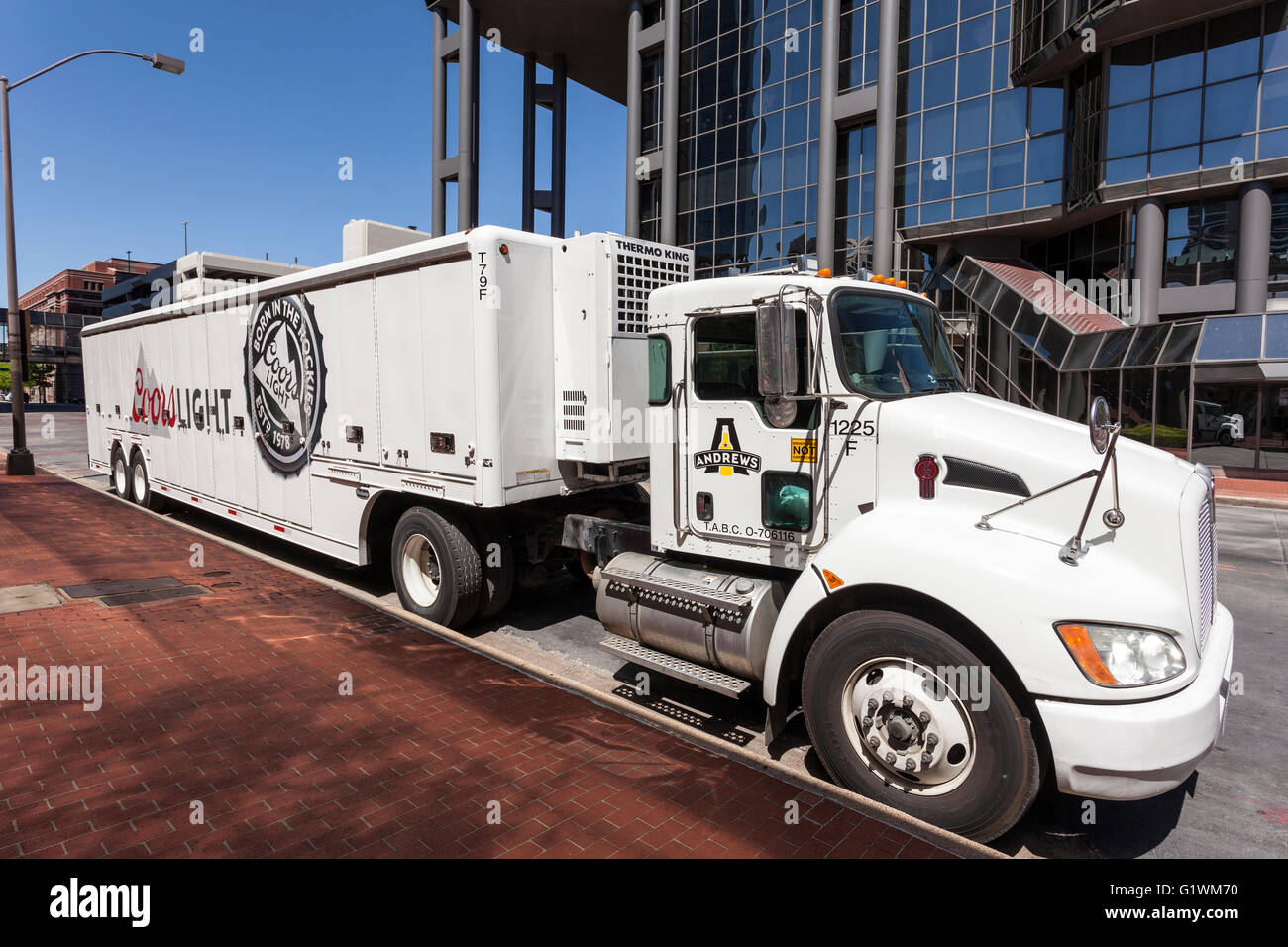 FORT WORTH, USA - 6 avril : la bière Coors Light delivery truck dans la ville de Fort Worth. 6 avril 2016 à Fort Worth, Texas, USA Banque D'Images