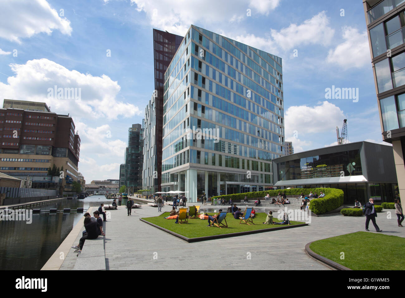 Merchant Square, waterside garden square au coeur de Paddington, Londres, Angleterre, Royaume-Uni Banque D'Images