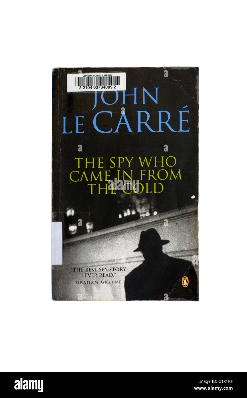 L'espion qui venait du froid de John Le Carre photographié sur un fond blanc. Banque D'Images