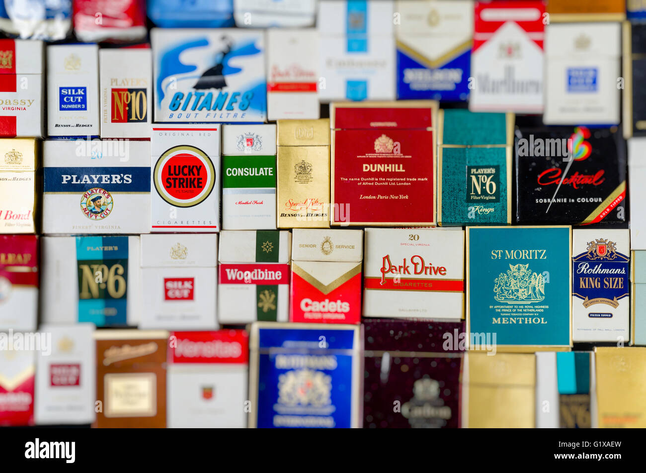 Paquets de cigarettes ancien Divers Banque D'Images