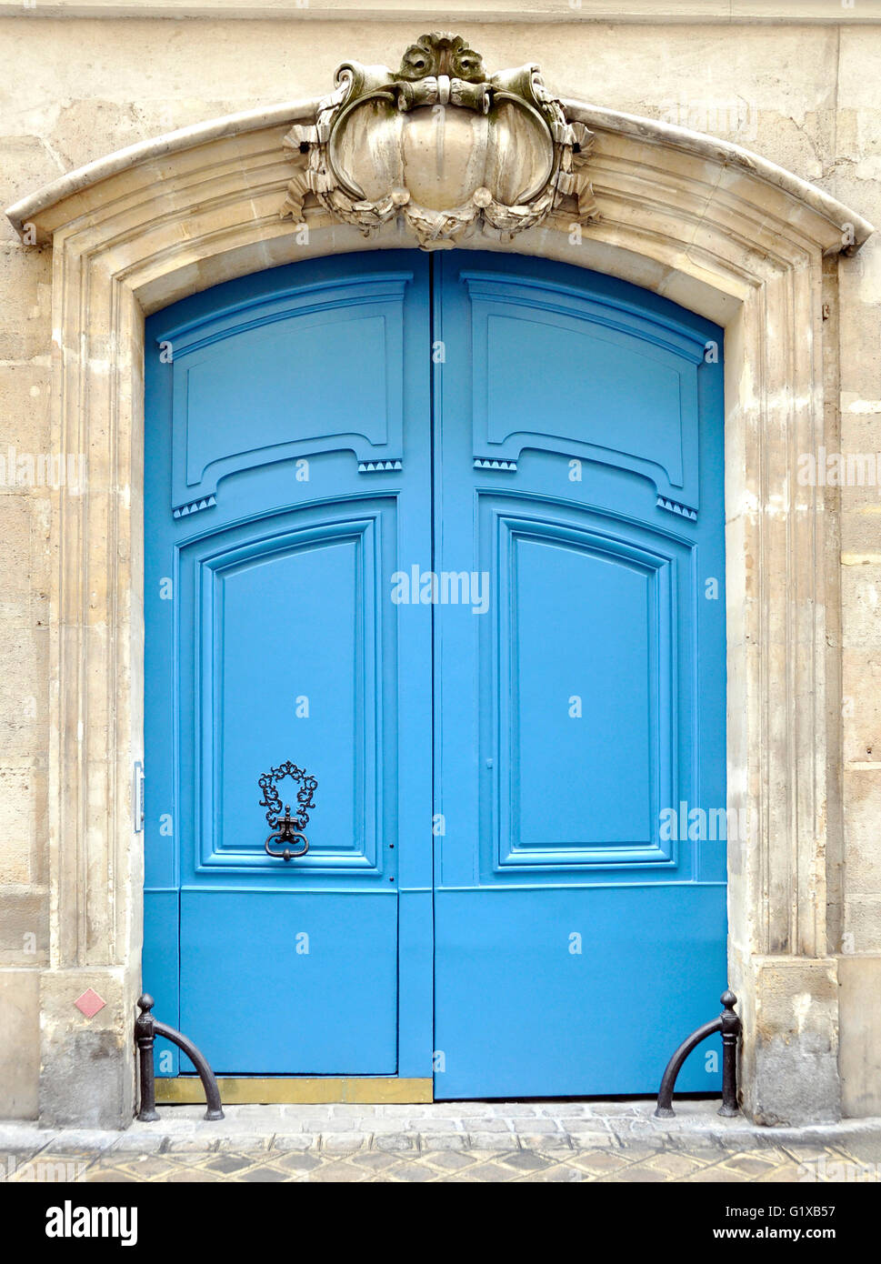 Porte d'immeuble parisien Banque de photographies et d’images à haute