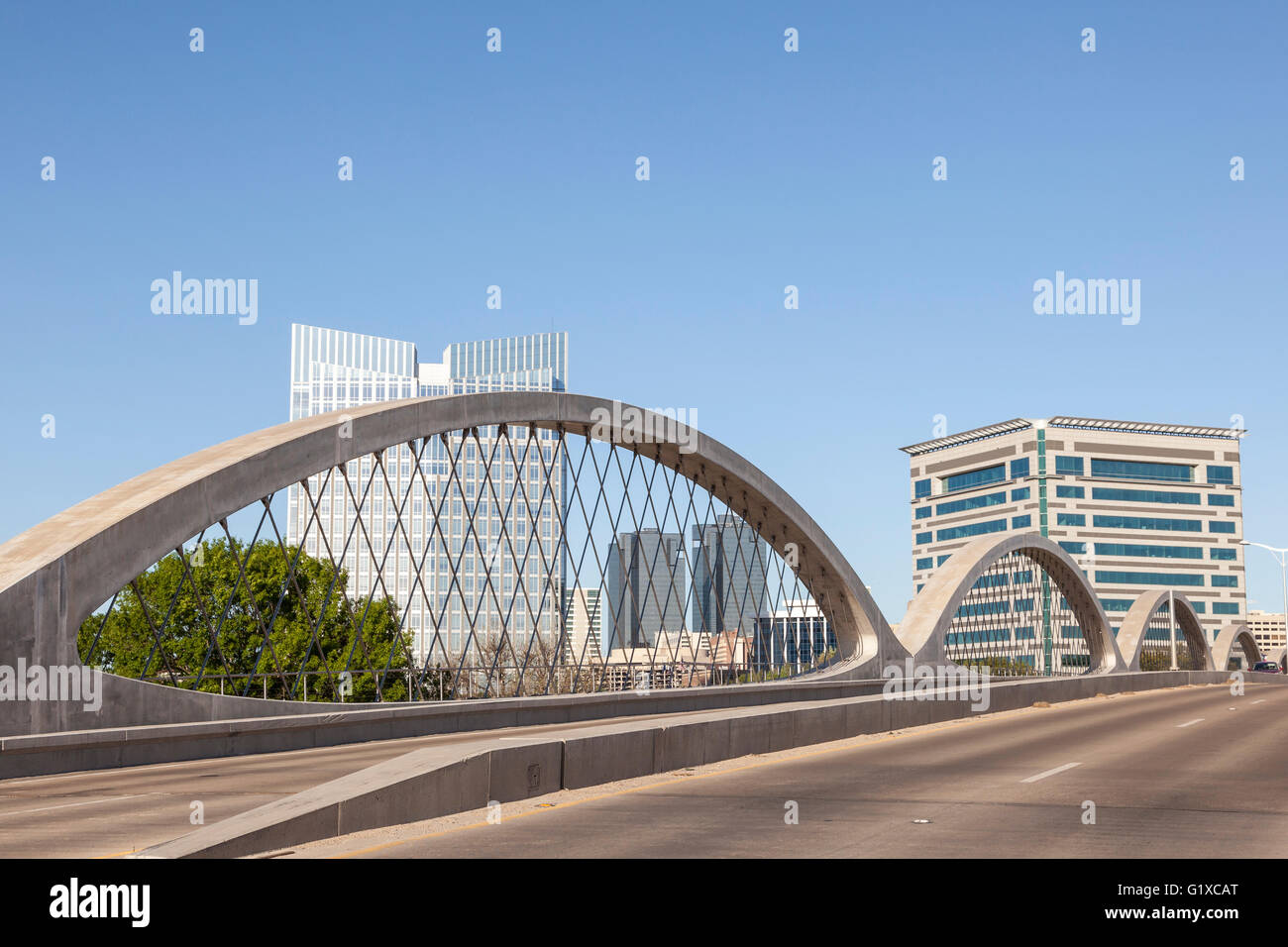 La nouvelle forme d'onde West 7th Street Bridge à Fort Worth. Texas, États-Unis Banque D'Images