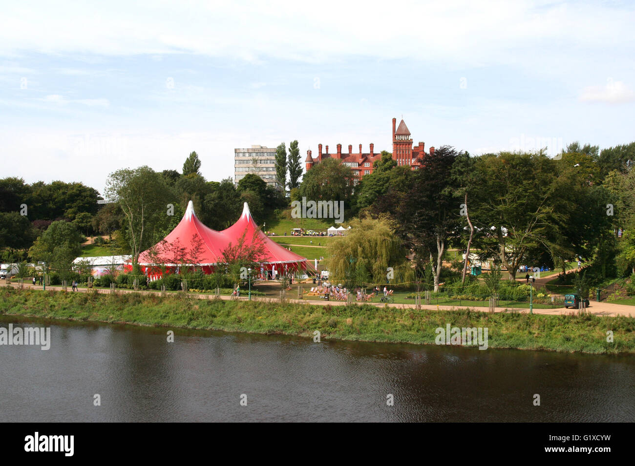 Le Grand Chapiteau Miller Park, sur les rives de la rivière Ribble à Preston, au cours de la Preston Guild célébrations de 2012. Banque D'Images