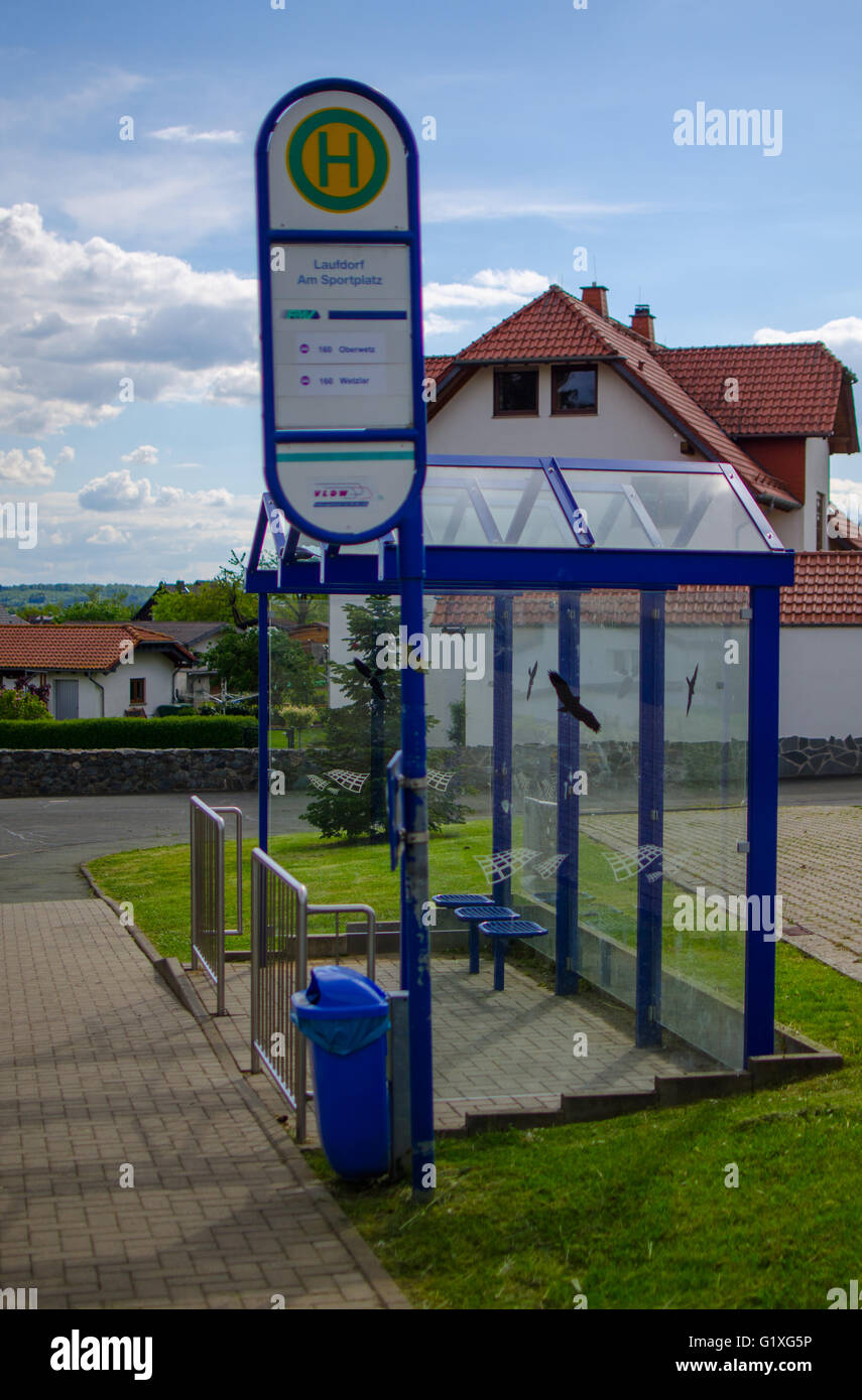 Arrêt de bus en Laufdorf-Schöffengrund, Allemagne Banque D'Images