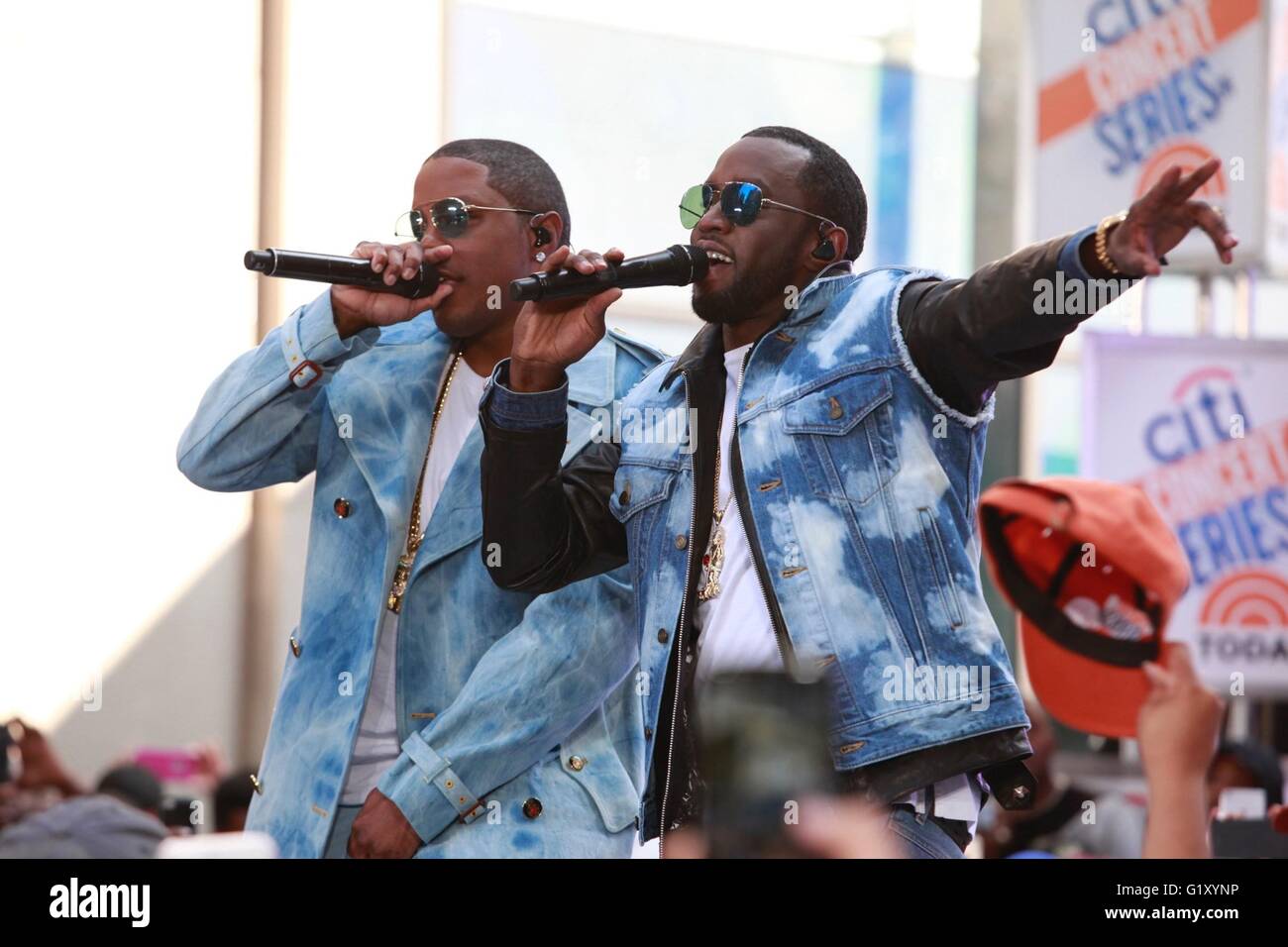 New York, NY, USA. 20 mai, 2016. Mase, Puff Daddy sur scène pour NBC Today Show Concert avec Habari, Rockefeller Plaza, New York, NY 20 mai 2016. Credit : Abel Fermin/Everett Collection/Alamy Live News Banque D'Images