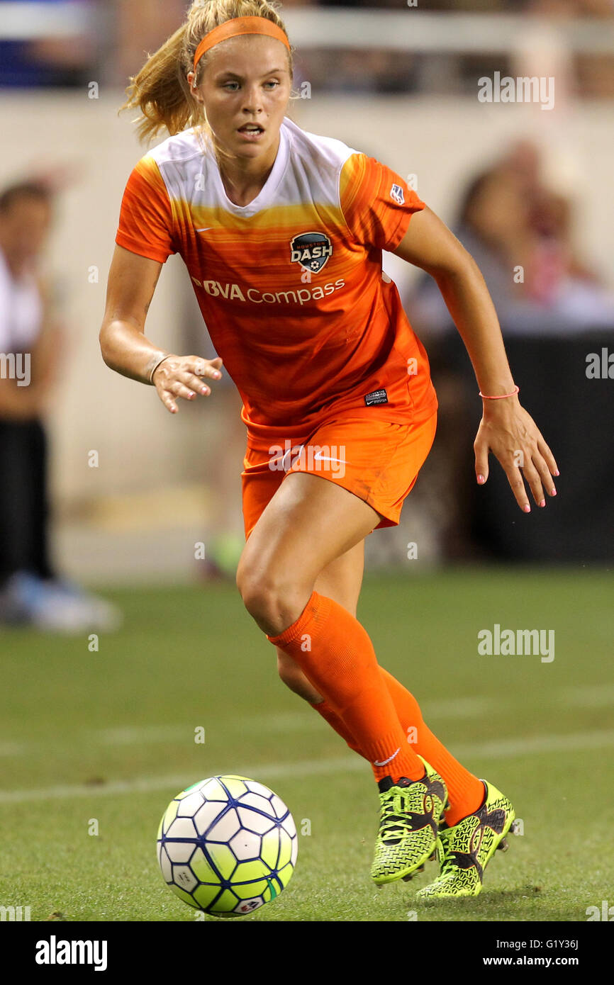 Houston, TX, USA. 20 mai, 2016. Houston Dash en avant Rachel Daly (3) contrôle la balle le long de la près de l'écart au cours de la deuxième moitié de l'avancée NWSL women's match de football entre le bord et le Houston Orlando Fierté de stade BBVA Compass à Houston, TX. Image Crédit : Erik Williams/Cal Sport Media/Alamy Live News Banque D'Images