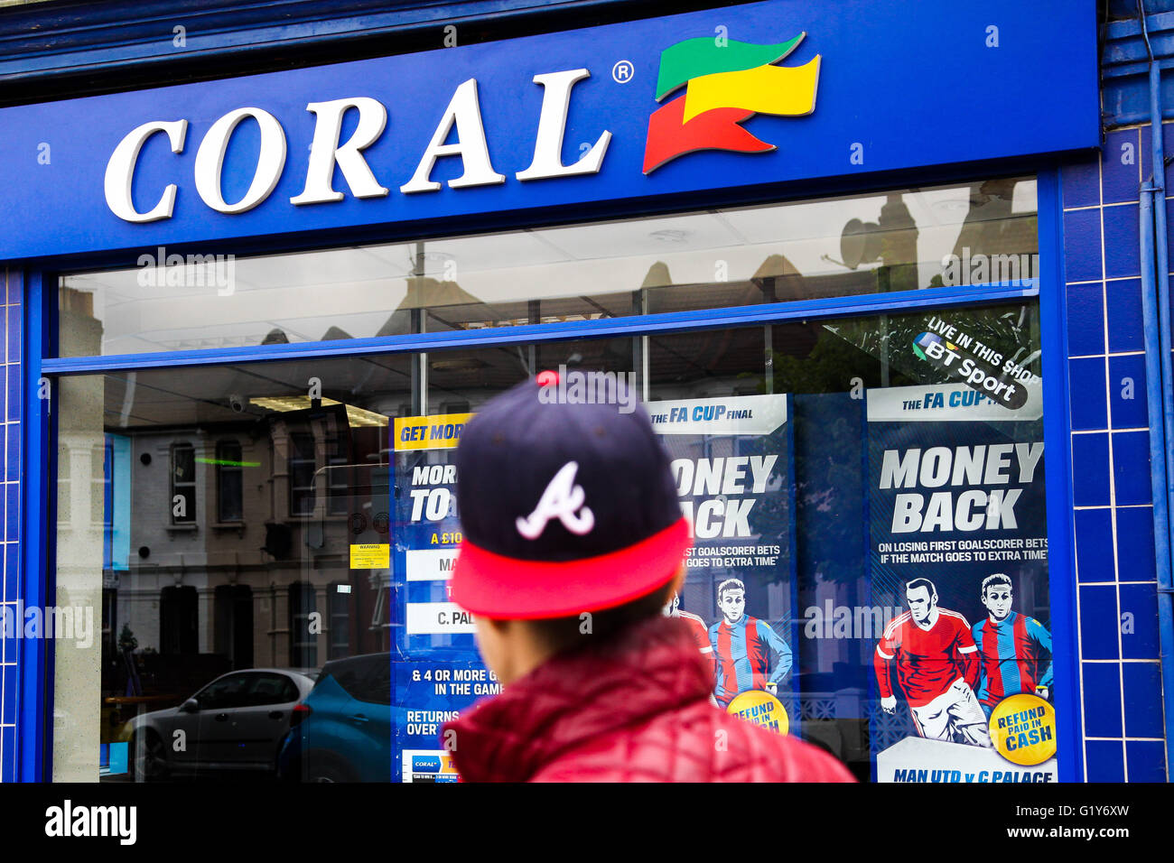 Le nord de Londres, Harringay 20 mai 2016 - Coral bureau de paris dans le nord de Londres, Harringay. Ladbrokes et Corail pourrait être forcé de vendre jusqu'à 400 bureaux de pari si les 2,3 milliards € fusion des deux bookmakers est d'aller de l'avant. Credit : Dinendra Haria/Alamy Live News Banque D'Images