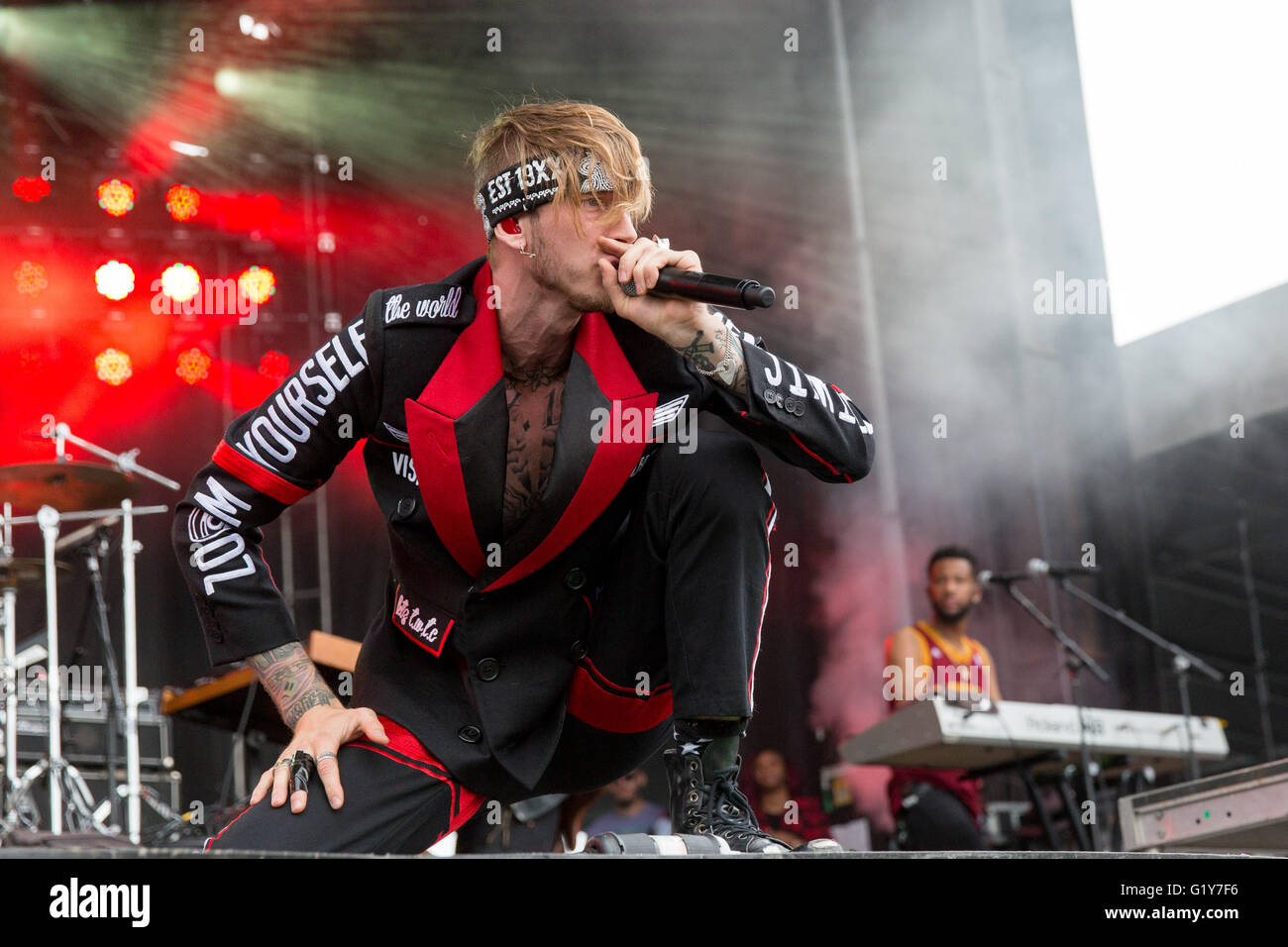 Columbus, Ohio, USA. 20 mai, 2016. Le rappeur MACHINE GUN KELLY effectue en direct durant Rock sur la gamme music festival à Columbus Crew Stadium à Columbus, Ohio Crédit : Daniel DeSlover/ZUMA/Alamy Fil Live News Banque D'Images