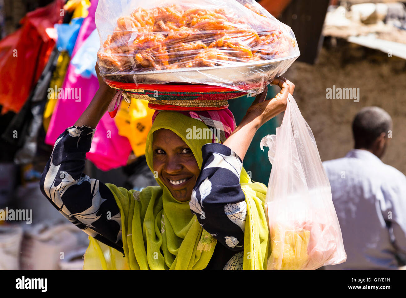 Femme au marché de Harar, est de l'Ethiopie Banque D'Images