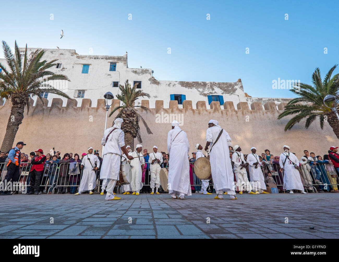 Musiciens dans le Gnawa music festival qui a lieu chaque année à Essaouira, Maroc Banque D'Images