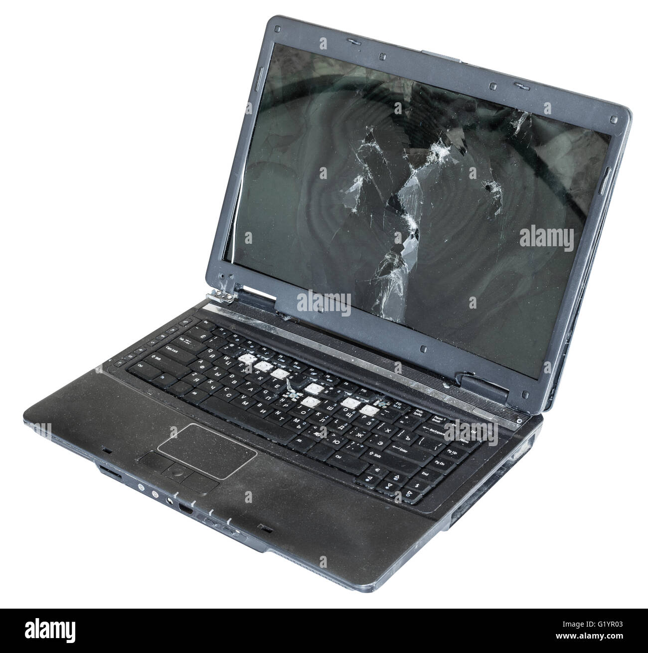 Ancien endommagé ordinateur portable isolé sur fond blanc Banque D'Images