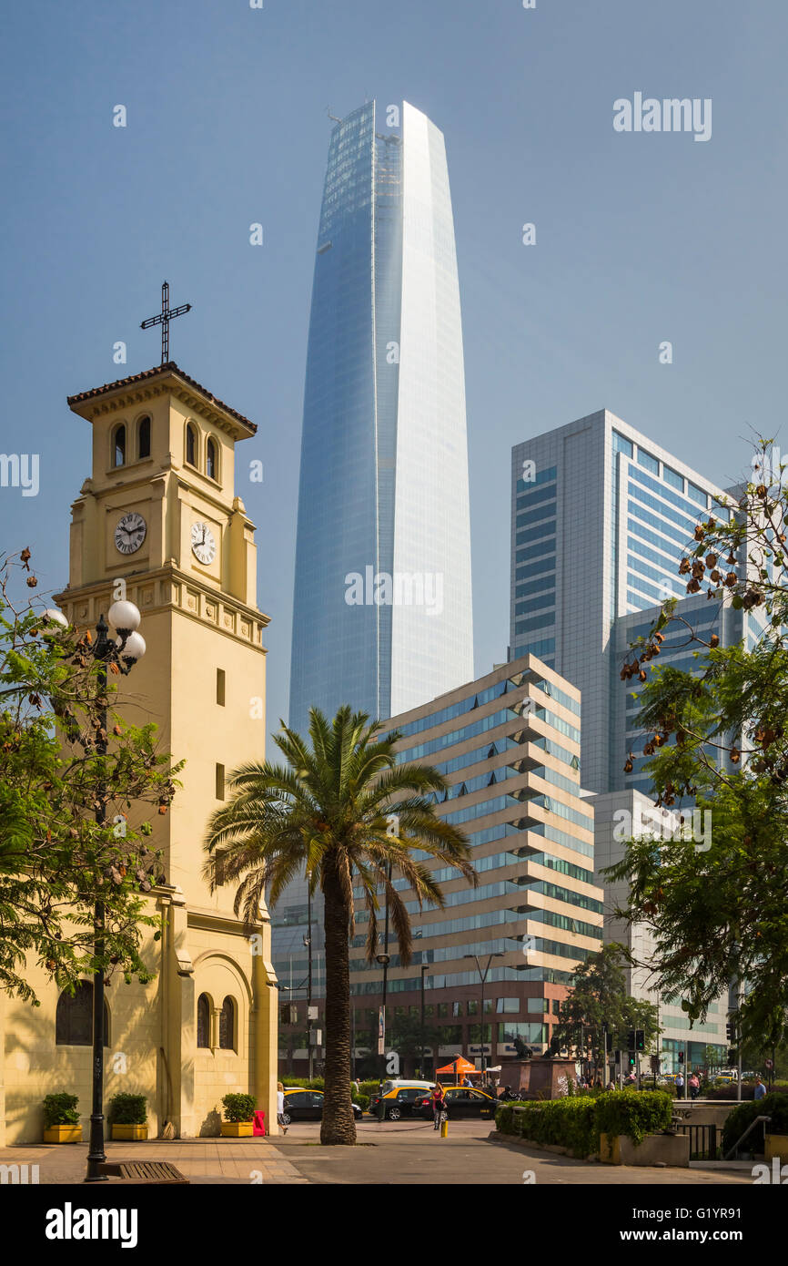 La Cathédrale Castrense et le Centre Costanero à Santiago, Chili, Amérique du Sud. Banque D'Images
