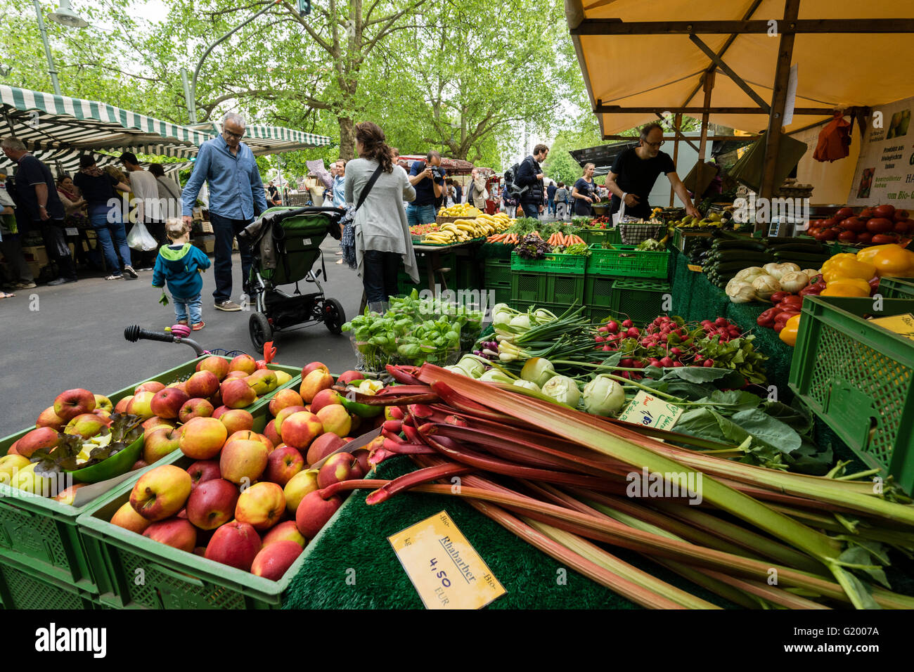Farmer's Market à week-end sur Kollwitzplatz à Prenzlauer Berg à Berlin, Allemagne Banque D'Images