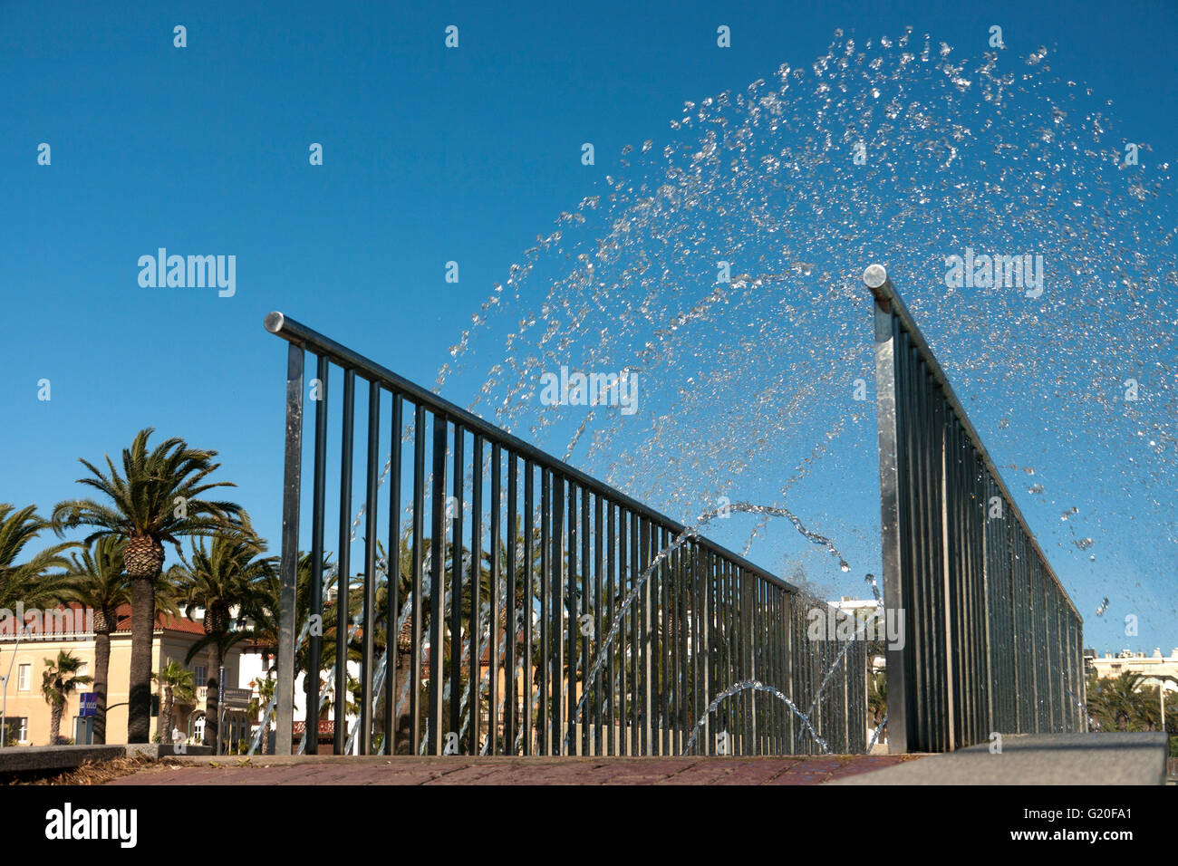 Pont au-dessus de la source de l'eau dans une ville Banque D'Images