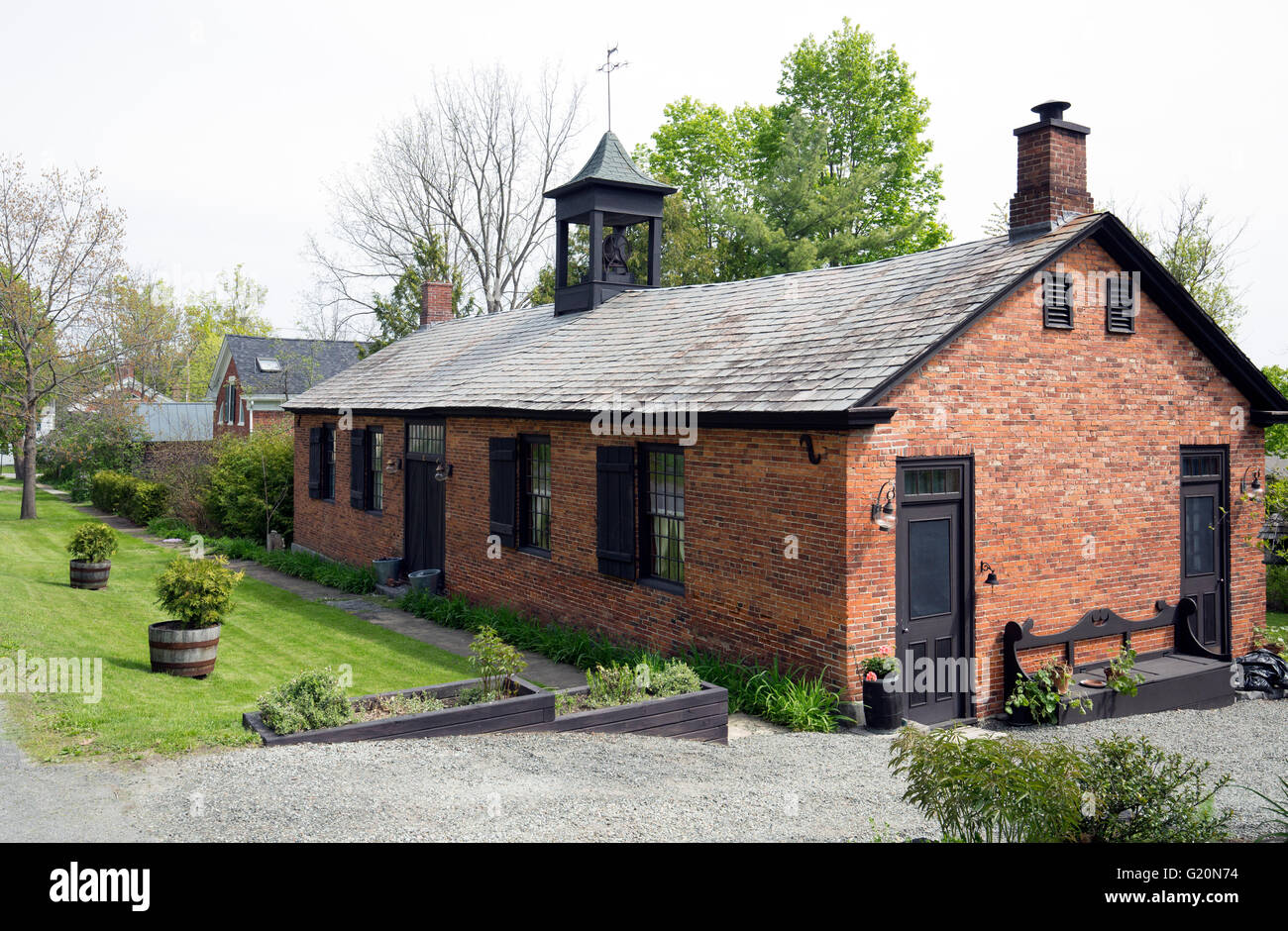 Maison en brique rouge 1800 accueil avec coupole Essex New York USA Nord Adirondack State Park Adirondacks Lake Champlain Banque D'Images