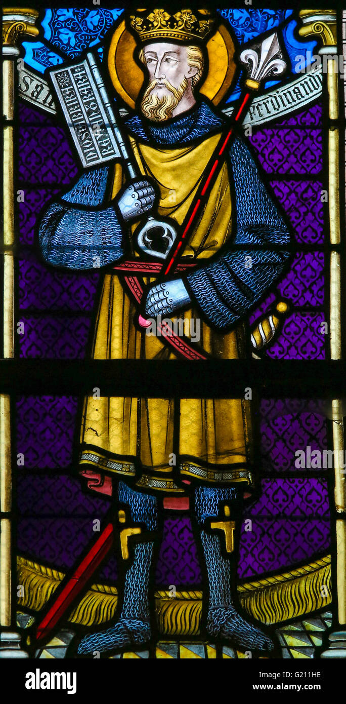 LIER, BELGIQUE - 16 MAI 2015 : vitrail dans l'église St Gummarus à Lier, Belgique, représentant Saint Ferdinand (1199 - 125 Banque D'Images