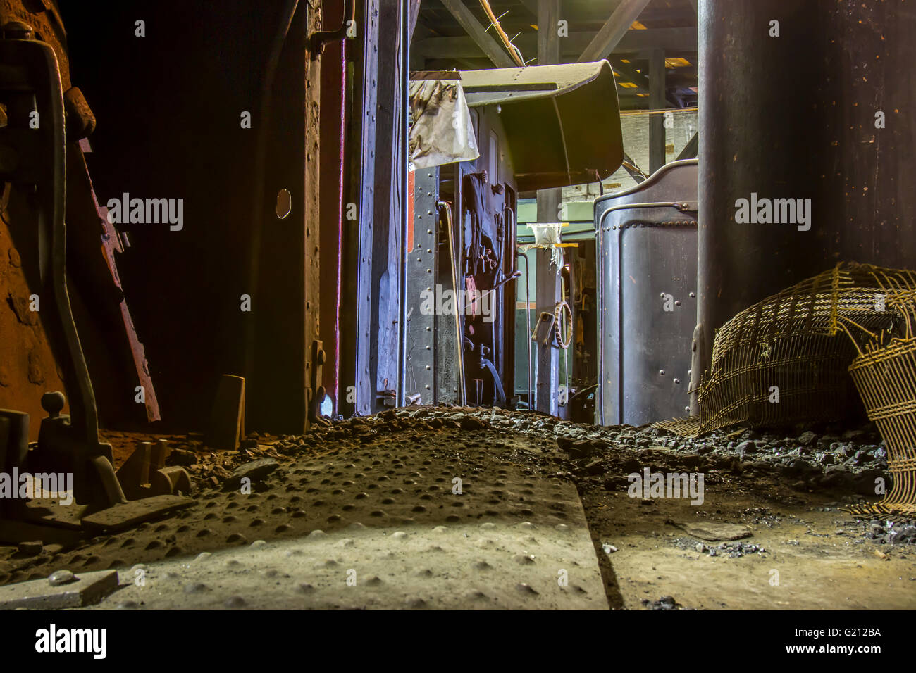 Wagons de charbon sur les trains vintage en rotonde. Banque D'Images