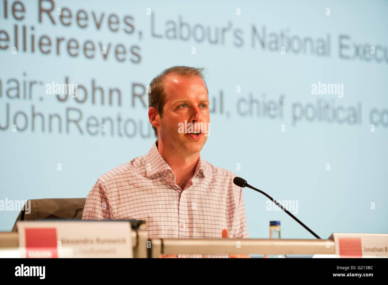 Londres, Royaume-Uni. 21 mai, 2016. Jonathan Reynolds MP du travail de Stalybridge & Hyde traite de la Conférence d'été de 2016 Fabian au Congrès House, Londres Uk 21 mai 2016 Credit : Prixpics/Alamy Live News Banque D'Images