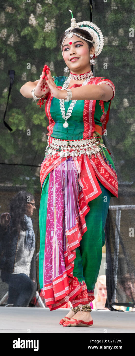 Malmö, Suède. 21 mai, 2016. Danseur faisant une danse traditionnelle d'Inde du nord (1). Tommy Lindholm/Alamy Live News Banque D'Images