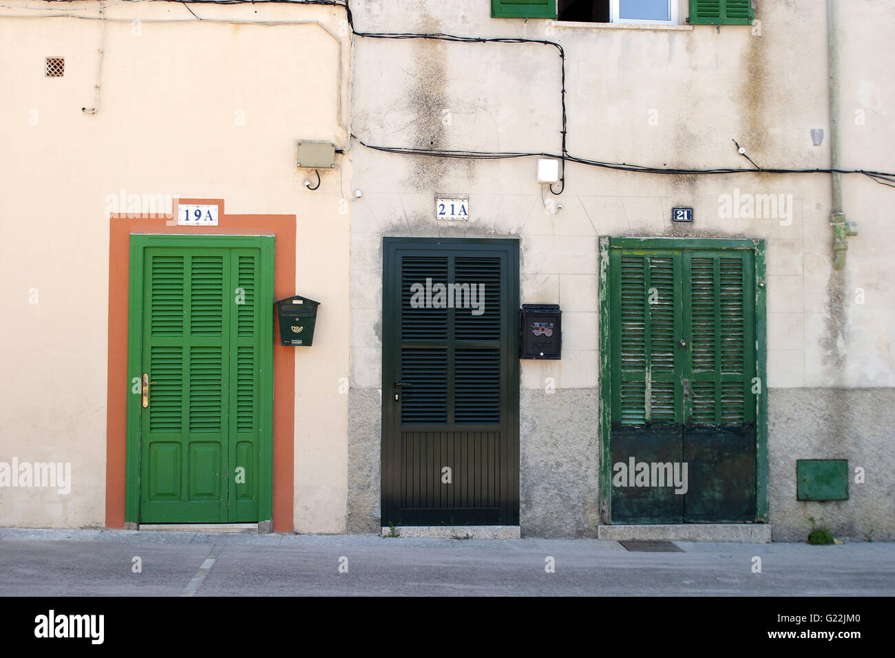 Une belle tête-sur la photo de portes d'entrée de maison coloré vert à Palma de Majorque, Espagne, mer, Tourisme, vacances, été Banque D'Images