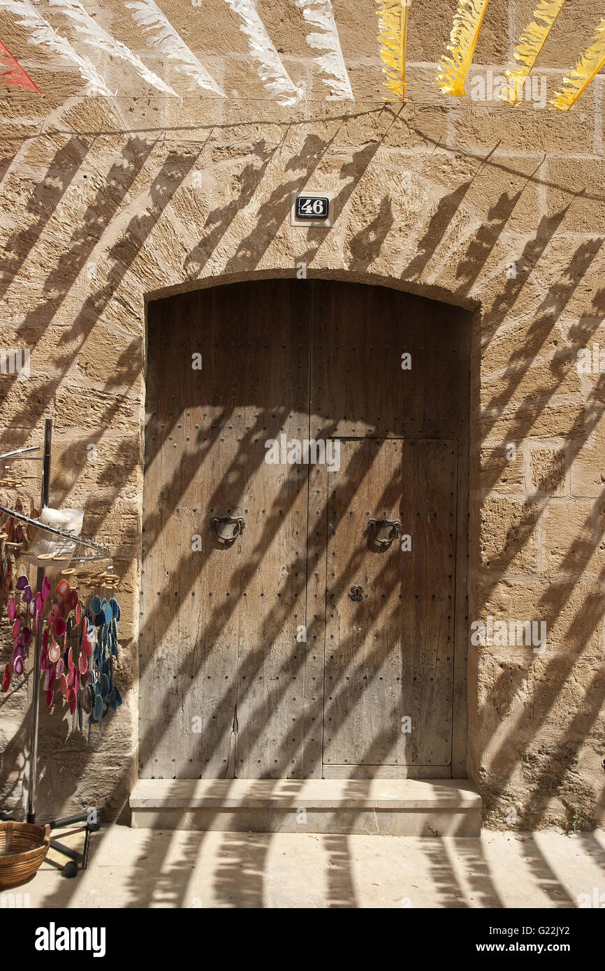 Une belle photo d'une porte en bois, entrée privée à Palma de Majorque, Espagne, mer, Tourisme, vacances, été, nature, se détendre Banque D'Images