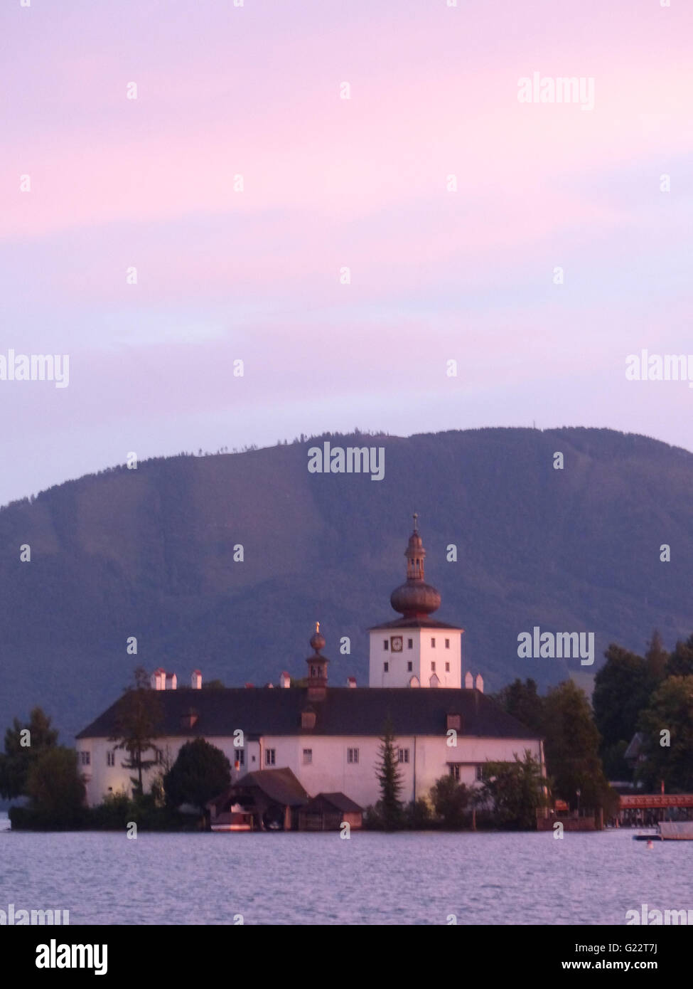 Autriche - Gmunder. Château d'eau sur le lac de Traun Orth Banque D'Images