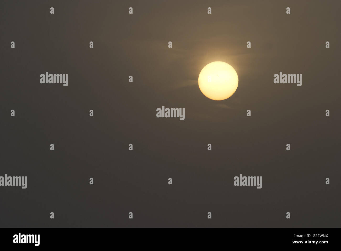 Une belle photo du soleil au-dessus de la mer sur la côte de Palma de Mallorca, Espagne, mer, Tourisme, vacances, été, natur Banque D'Images