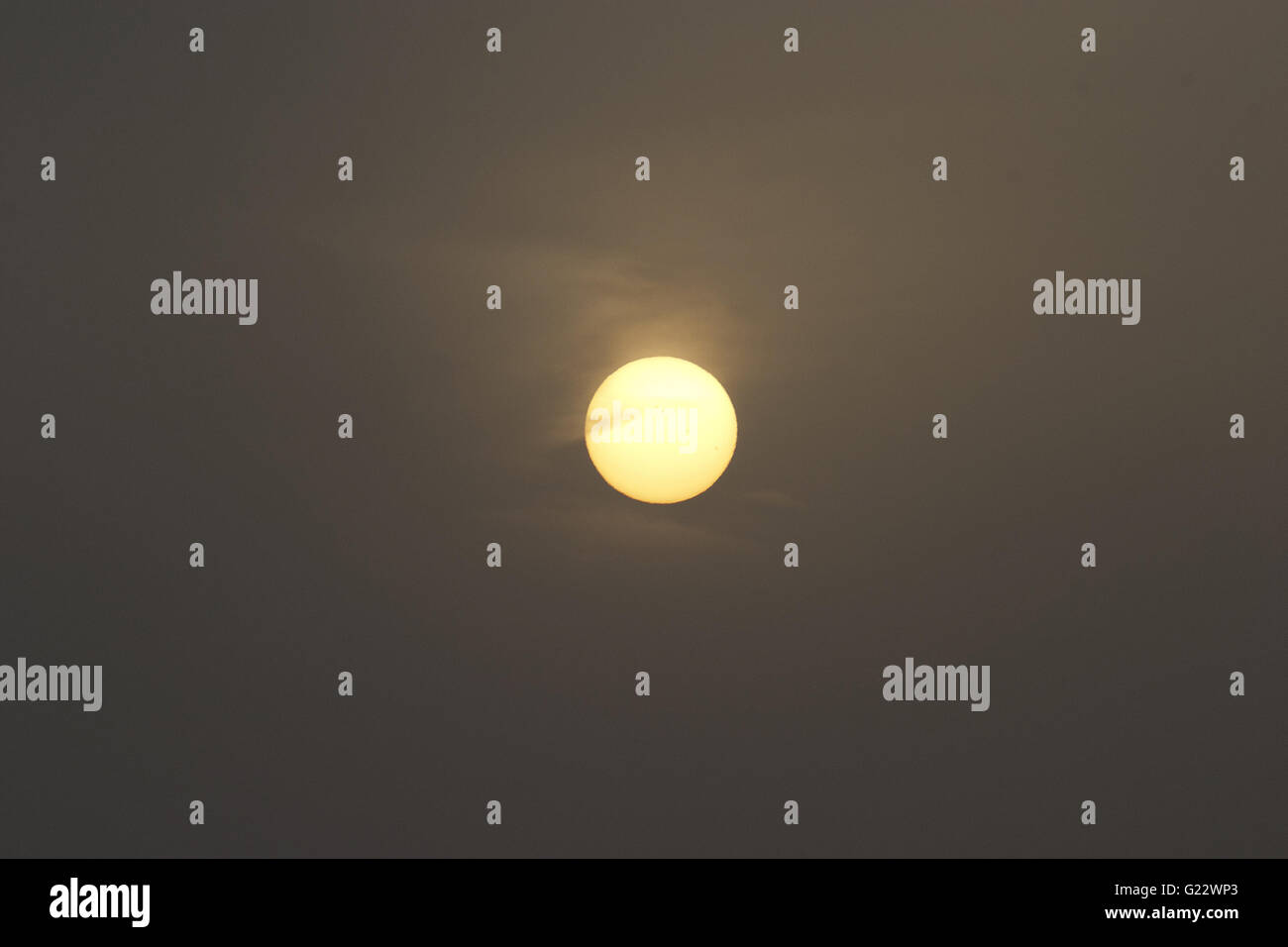 Une belle photo du soleil au-dessus de la mer sur la côte de Palma de Mallorca, Espagne, mer, Tourisme, vacances, été, natur Banque D'Images