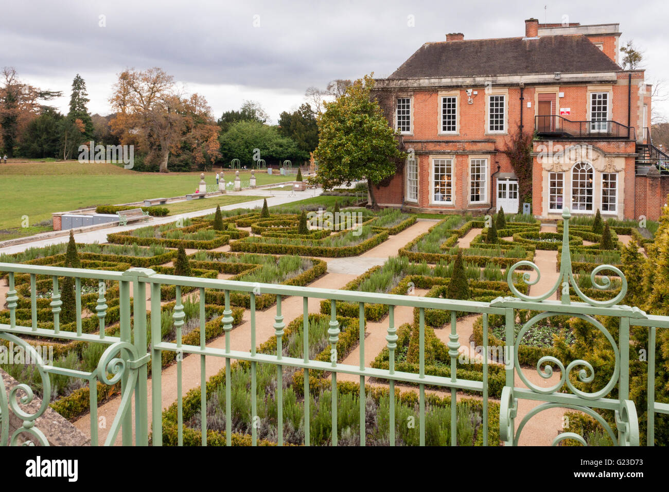 Jardins italiens à South Hill Park, Reading, Berkshire, England, GB, UK Banque D'Images