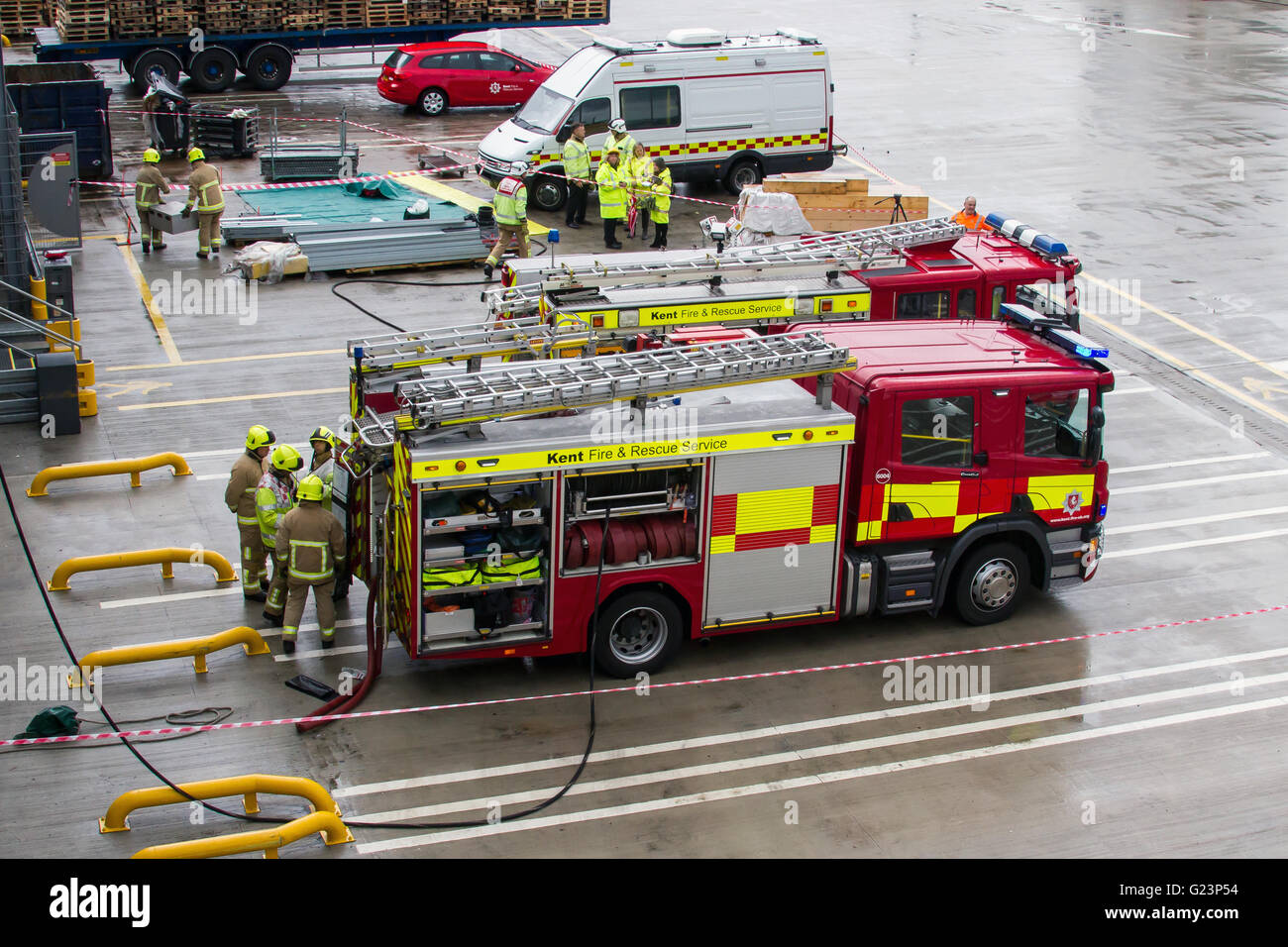 Les pompiers Kent prendre part à un exercice d'Hazmat Banque D'Images