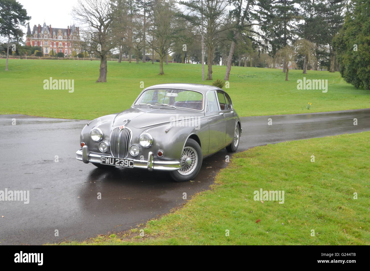 Jaguar Mk 2 à Chateau Impney, Droitwich, Worcestershire Banque D'Images