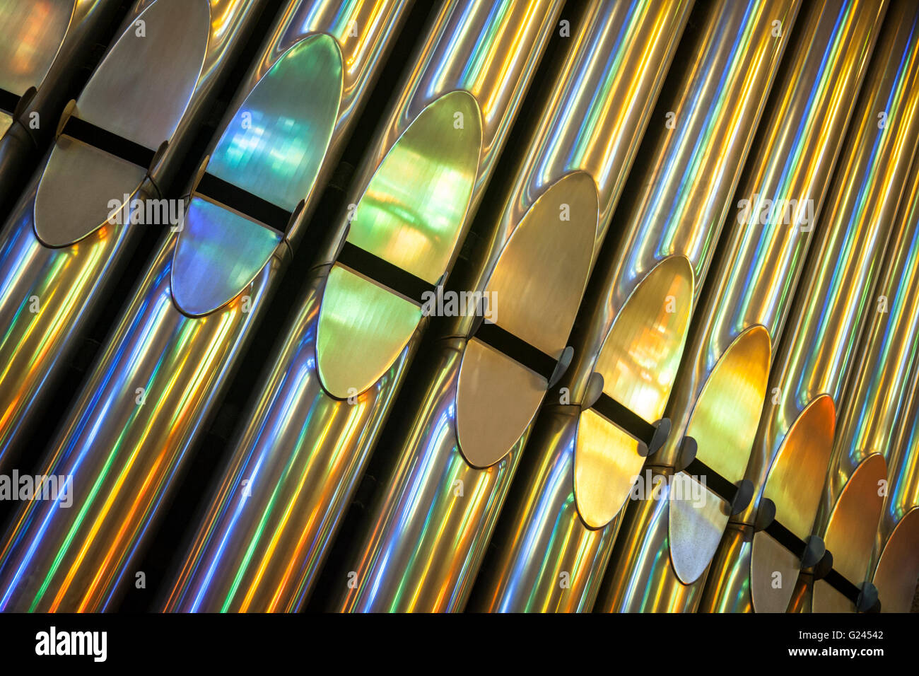 Détail de l'église tuyaux d'orgue dans la Sagrada Familia, Barcelone, Catalogne, Espagne. Banque D'Images