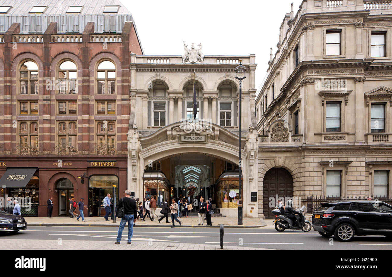 Vue extérieure de Piccadilly. Burlington Arcade, London, Royaume-Uni. Architecte : n/a, 1819. Banque D'Images