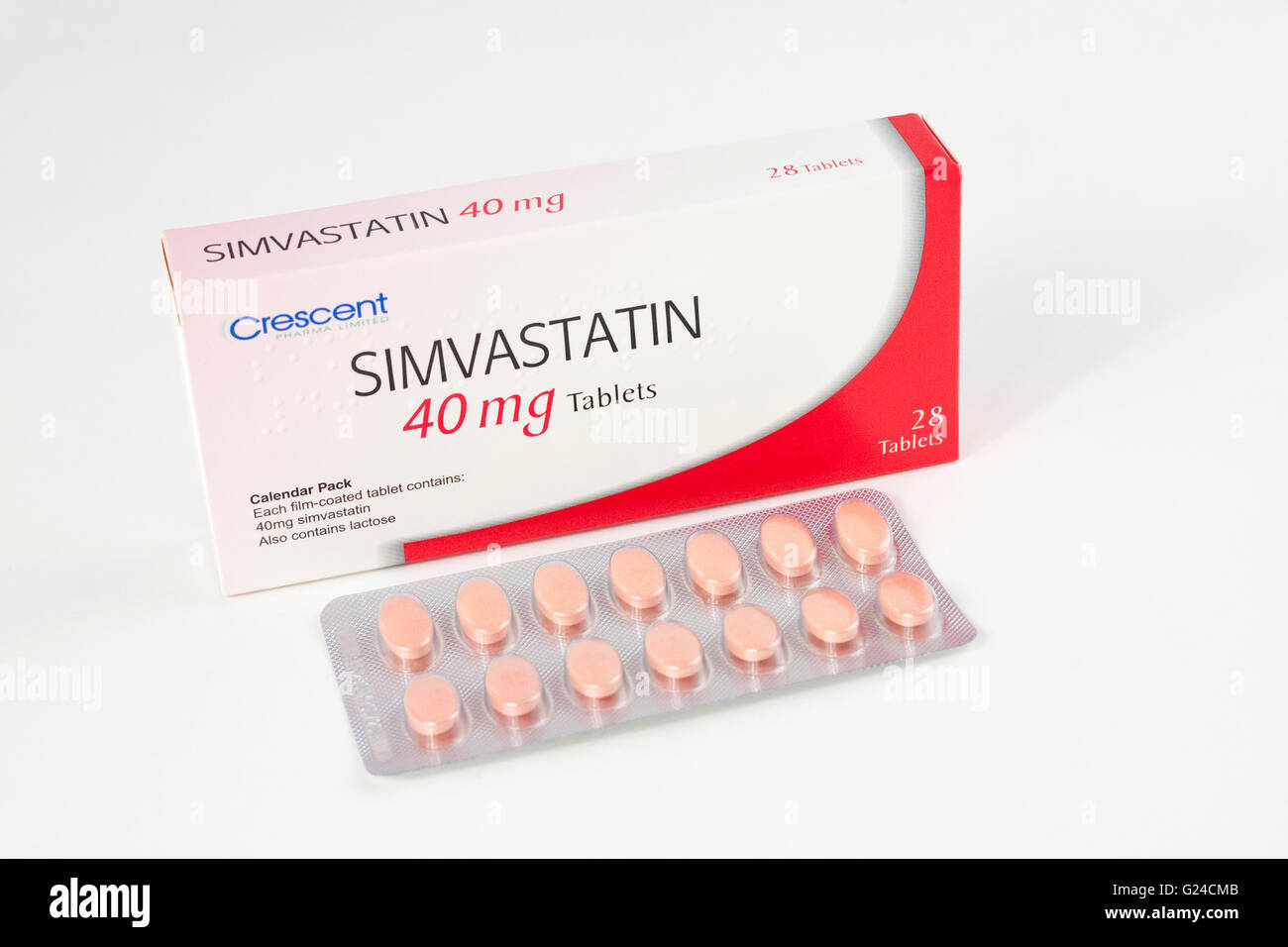 Simvastatin 40mg comprimés pour le traitement de cholestérol élevé qui entraîne l'accumulation de graisse sur les parois des artères Banque D'Images