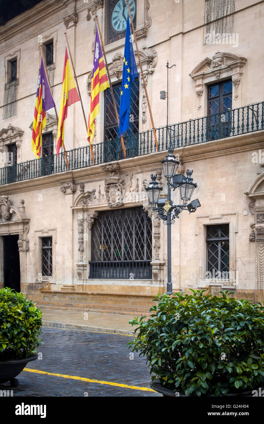 Plus de drapeaux de ville, Plaça de Cort, Palma de Mallorca, Espagne Banque D'Images
